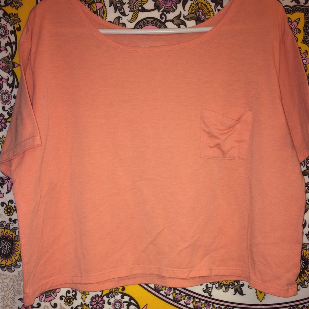 Cropped tee